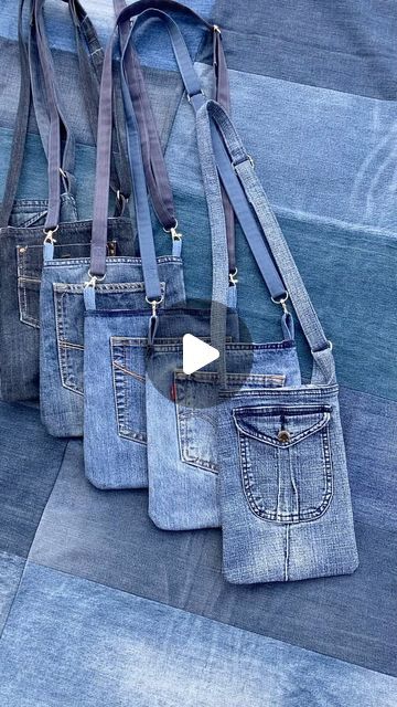 De fil en jean’s on Instagram: "Sacs à bandoulière en jeans 🩵👖🩵👖🩵👖🩵👖🩵👖🩵 #2024 #sacbanane #jeansrecycle #reciclarjeans #influenceuse #denimrecycle #recyclagejeans #jeansupcycling #jean #jeans #denimupcycling #récup #recyclage #upcycling #love #upcyclingjeans #sacbandouliere #fun #biautiful #happy #france #instagood #paris #upcycled #patchwork #sac #sacenjeansrecyclé #surcyclage #surcyclagetextile" Upcycled Denim Diy, Artisanats Denim, Diy Bags Jeans, Jean Diy, Blue Jean Purses, Denim Bag Patterns, Denim Bag Diy, Jean Purses, Denim Crafts Diy