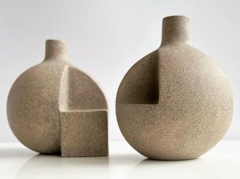 Unusual Vases, Sculptural Lighting, Lab Logo, Ceramic Art Sculpture, Paper Pulp, Geometric Forms, Ceramics Pottery Art, Pottery Sculpture, Bottle Packaging