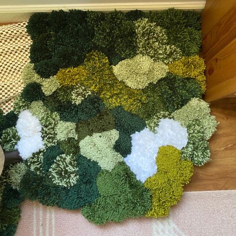 Pidgie-core — -🌿Updates on the moss rug! Exhausted and still... Pidgie Core, Diy Moss Rug, Moss Carpet, Raven Pictures, Forest Bedroom, Witchy Kitchen, Moss Rug, Funky Rugs, Kitchen Craft