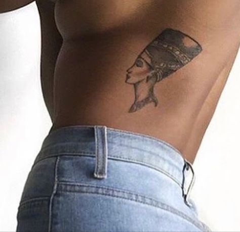 Nefrititi Tattoo, Egyptian Tattoo For Women, Quetzal Tattoo, Nefertiti Tattoo, Venus Tattoo, Culture Tattoos, Ribcage Tattoo, Libra Tattoo, Boho Tattoos