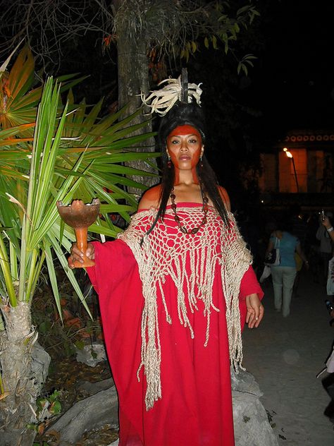 mayan priestess by offonmars, via Flickr Ancient Mesoamerican Clothing, Maya Woman, Mayan Fashion Ancient, Ancient Mayan Clothing, Mayan Priestess, Aztec Fashion Ancient, Mayan Clothing, Mayan People, Maya Civilization