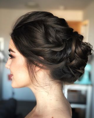 Bun Hair Do For Wedding, Hairdo Updo Messy, Messy Hairdo Wedding, Hair Do Kebaya, Bridal Hair Pins Pearl, Hair Comb Clips, Evening Hairstyles, Bridal Braids, Hairdo Wedding