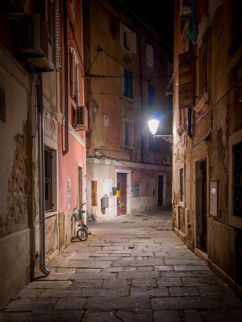 Street Scenes Photography, Street Veiw, Village At Night, Street Alley, Piran Slovenia, Small Street, Alley Way, Street At Night, Japanese Village