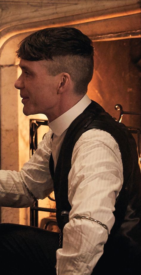 Cillian Murphy Haircut, Tommy Shelby Hair, Peaky Blinders Haircut, Peaky Blinders Hair, Disconnected Haircut, Peaky Blinders Characters, Peaky Blinders Thomas, Mens Haircuts Short Hair, Peaky Blinders Tommy Shelby