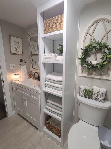 Bathroom Ideas Long Narrow, Small Long Bathroom Ideas, Small Narrow Bathroom Ideas, Small Narrow Bathroom Layout, Long Bathroom Layout, Long Narrow Bathroom Ideas, Long Bathrooms Ideas, Narrow Bathroom Remodel, 1/2 Bathroom Ideas