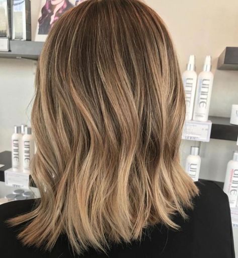 Full head highlights on Brown hair Partial Vs Full Highlights, Partial Blonde Highlights, Hairstyles Ombre, Partial Balayage, Full Balayage, Blonde Foils, Highlights Hairstyles, Balayage Lob, Hairstyles Balayage