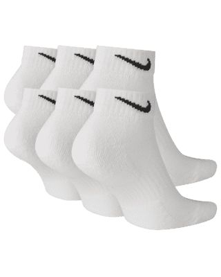 Power through your workout with the Nike Everyday Cushioned Socks. The thick terry sole gives you extra comfort for footdrills and lifts, while a ribbed arch band wraps your midfoot for a supportive feel. Shown: White/Black Style: SX7672-100 Nike Mid Rise Socks, Nike Ankle Socks, Nike Mid, Socks Nike, Socks Christmas, Nike Socks, White Sock, Short Socks, Black Style