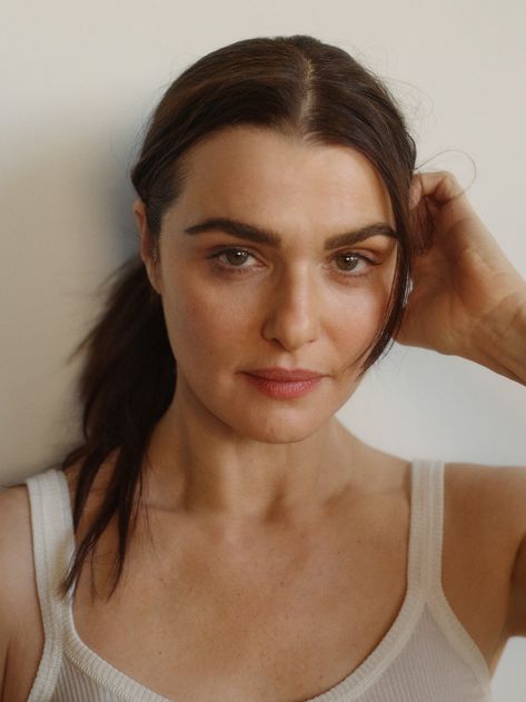 Rachel Weisz On Dead Ringers, Acting Against Herself and The Pursuit Of Pleasure Rachel Weisz, Rachel Weiss, Dead Ringers, Porter Magazine, Edie Campbell, Michael Kelly, Love Magazine, Paintings Famous, Pretty Females