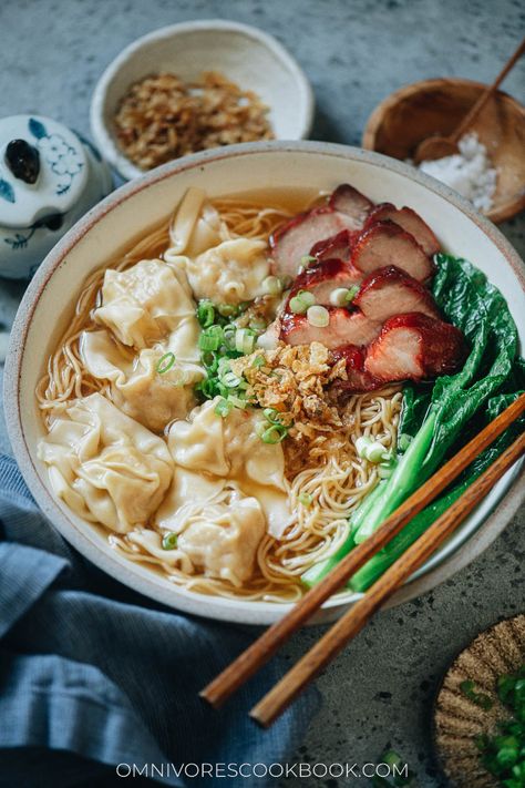 This easy wonton char siu noodle soup features springy egg noodles and tender leafy greens served in a hearty chicken broth, topped with scrumptious char siu pork and juicy wontons. This dish is a perfect way to use your leftover BBQ pork and provide a restaurant-level experience in your own kitchen. Tasty Noodles Recipe, Pork Noodle Soup, Wonton Noodle Soup, Asian Soup Recipes, Char Siu Pork, Wonton Noodles, Chicken Wontons, Pork Noodles, Wonton Recipes