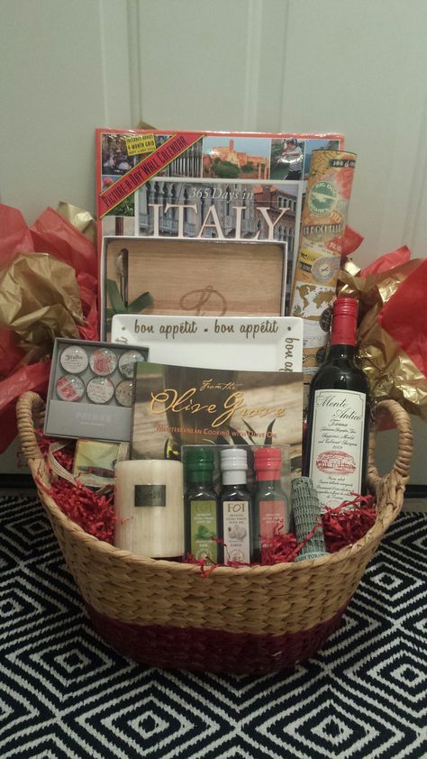 Taste Of Italy Gift Basket, Italy Gift Basket, Vacation Gift Basket, Game Night Gift Basket, Italian Gift Baskets, Game Night Gift, Wine Basket, Travel Themed Gifts, Boxes Ideas