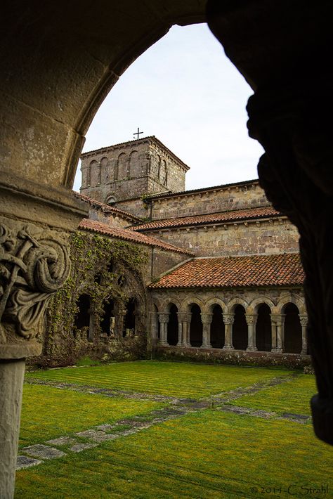 Colegiata - Romanesque church and former Benedictine monastery. Santillana de Mar, a medieval village in Cantabria, Spain. Medieval Spain Aesthetic, Old Monastery, Medieval School, Medieval Rome, Monastery Architecture, Monastery Aesthetic, Monastery Interior, Medieval Italy, Medieval Monastery