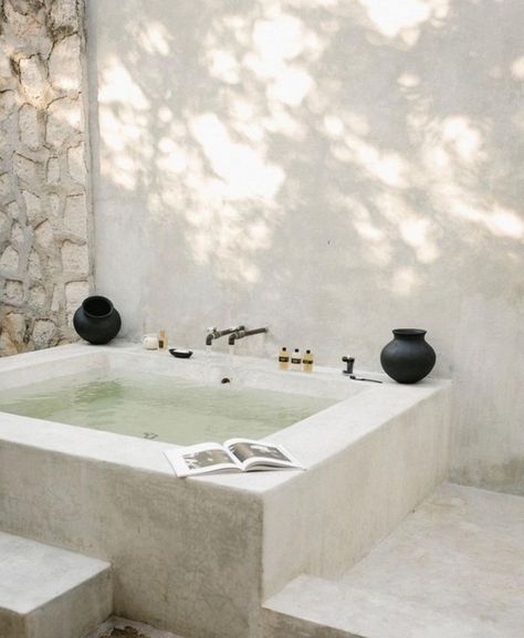 VINTAGE FIEND’s Instagram photo: “Via @suro_living @coquicoquiofficial” Dream Tub, Formed Concrete, Concrete Bath, Outdoor Tub, Small Swimming Pools, Mini Pool, Small Pool Design, Small Pools, Outdoor Bathrooms