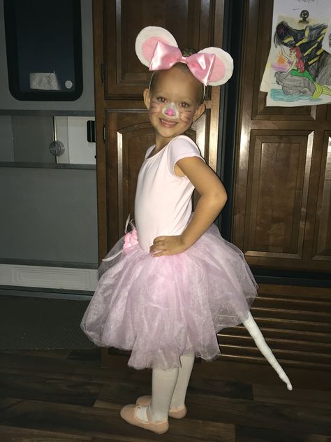 Angelina Ballerina Costume Angelina Ballerina Costume, Book Week Costume Ideas, Easy Book Week Costumes, Book Characters Dress Up, Characters Costumes, Book Character Day, Character Dress Up, Book Costumes, World Book Day Costumes