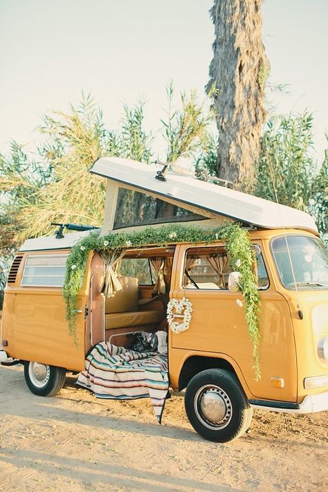 Hippie inspired wedding inspiration  | Photo by Megan Welker | Design and styling by Beijos Events | Read more - http://www.100layercake.com/blog/?p=77108 #boho #wedding #vwbus Iceland Interior, Volkswagon Van, Brazil Beach, Van Volkswagen, Kombi Motorhome, Van Vw, Caravan Makeover, Interior Boho, Kombi Home