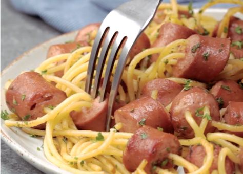 Spaghetti Hot Dogs Recipe - 100 Ways to Eat Hot Dogs – The Savage Wiener Frankfurter Recipes, Hot Dog Bites, Hot Dog Pasta, Hot Dog Spaghetti, Dr Frankenstein, How To Make Spaghetti, Easy Spaghetti, Internet Famous, Hot Dog Recipes