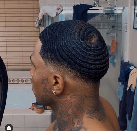 Drop Fade With Waves, Fade Haircut With Beard, 360 Waves Hair, Taper Fade Short Hair, Boar Bristle Hair Brush, Waves Hairstyle Men, Low Taper Fade Haircut, Taper Fade Curly Hair, Afro Hairstyles Men