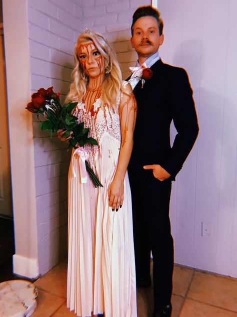 Carrie Couple costume 2018 Halloween, Make Up, Prom, Couple Costume, Prom Night, Couples Costumes, Halloween Outfits, Halloween Makeup, Carry On