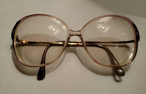 Big 70s Glasses, Thick Rimmed Glasses Aesthetic, Big Frames Glasses, Big Framed Glasses, Big Chunky Glasses, Big Glasses Aesthetic, Big Square Glasses, Grandma Glasses, Big Glasses Frames