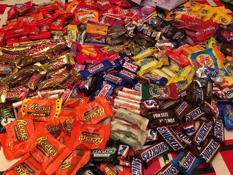 Halloween haul with two trick or treaters. We did 6 blocks both sides. What’s your favorite candy? #candycoma #trickortreat #halloweenhaul #sugartooth #candy Snack Haul, Candy Haul, Good Candy, Trick Or Treaters, Fun Size, Best Candy, Favorite Candy, Trick Or Treater, Halloween Candy