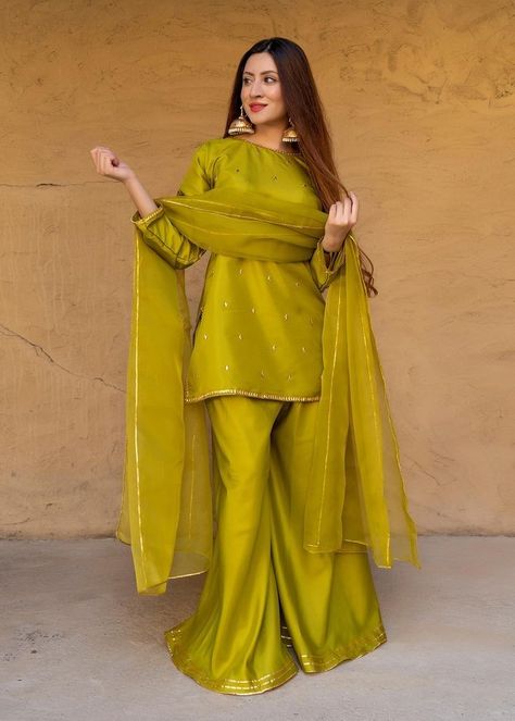 Sharara Shirt Designs, Green Colour Suit Design, Mehndi Colour Suit Design, Olive Colour Dress, Shaddi Dress, Raw Silk Dress Designs, Fancy One Piece, Green Colour Dress, Green Pakistani Dress