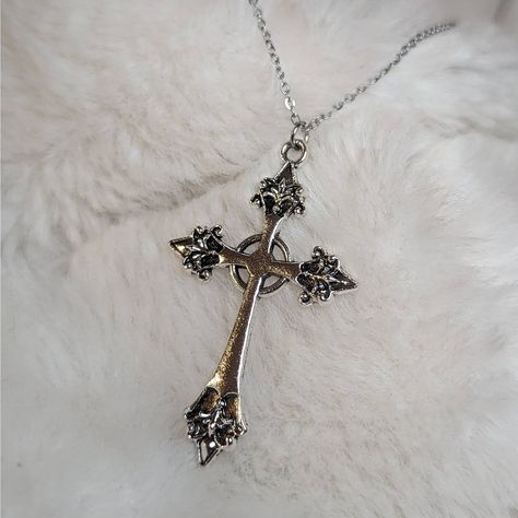 Cross Necklace Aesthetic Grunge, Gothic Cross Pendant, Big Silver Cross Necklace, Dainty Cross Necklace Silver, French Christian Gothic Jewelry, Goth Cross Necklace, Cross Necklace Aesthetic, Victorian Cross Necklace, Crosses Necklace