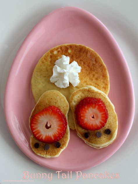 Bunny Tail Pancakes - Garden Seeds and Honey Bees Easter Kids Breakfast Ideas, Kids Easter Breakfast Ideas Fun, Easter Food Ideas Breakfast, Cute Easter Breakfast For Kids, Easter Morning Breakfast Kids, Fun Easter Breakfast For Kids, Easter Food For Toddlers, Easter Dinner Kid Friendly, Easter Breakfast Pancakes