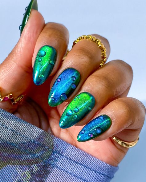 My August wrapped 🎀 Learn how to create similar cat eye designs in my online workshop - DM to join ❇️ 💙🍯 🩵🔥 💛x🦷 in collaboration with @jennieshaw 🧞‍♀️ 🍊 🐚 🚀 💧 _ _ #nailart #nailsoftheday #nailstagram #explorepage#nailinspo #stilettonails #nails #nailitdaily#nails#naildesigns #nailartreel #springnailart #chrome#chromenails #chromenailart #pinknails #gold #fallnails #silver#cateye#cateyenails #magneticnails #glass #summernails#nailartist #nailinspiration #colourfulnails Oil Spill Nails, Orange Cat Eye Nails, Cat Eye Halloween Nails, Cat Eye Nail Ideas, Cateye Nailart, Cat Eye Nails Design, Cateyes Nails, Iridescent Nails, Shellac Colors