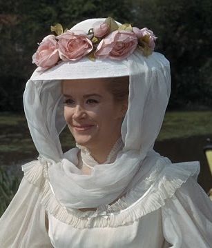 Truly Scrumptious from "Chitty Chitty Bang Bang". I absolutely loved her hats when I was a child. Still do. Sally Ann Howes, Chitty Chitty Bang Bang, Truly Scrumptious, Spot The Difference, Victorian Goth, Old Disney, Child Actors, Musical Movies, Bang Bang