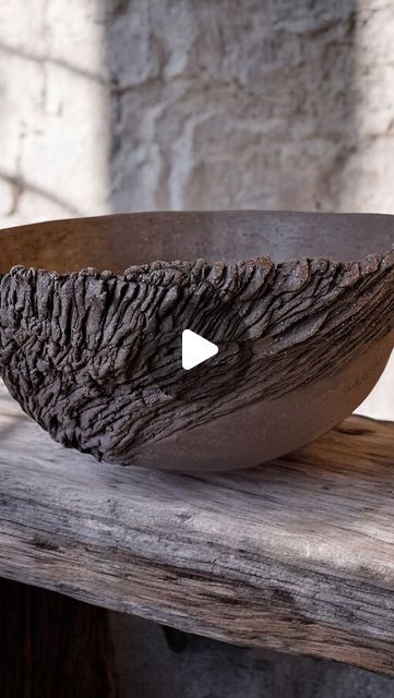 Wabi Sabi Ceramics, Coil Pottery, Contemporary Pottery, Ceramic Tools, Ceramic Succulent, Ceramic Texture, Pottery Videos, Clay Bowl, Hygge Decor