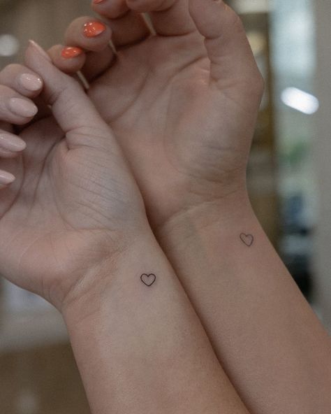 Matching tattoos 🤝 Tag someone you want to match with 👇 #matchingtattoos #tinytattoo #londontattoo #debutstudios Bonding Tattoos, Matching Wrist Tattoos, Matching Tiny Tattoos, Tiny Matching Tattoos, London Tattoo, Matching Tattoos, Wrist Tattoos, Tiny Tattoos, Tatting