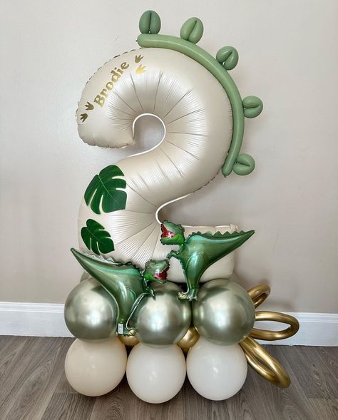 Party Balloons Diy, Balloons Galore, Balloon Bouquet Diy, Dinosaur Birthday Party Decorations, Dinosaur Balloons, Balloon Garland Diy, Dinosaur Themed Birthday Party, Dino Birthday Party, Balloon Crafts