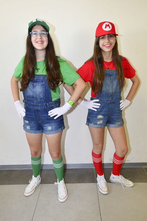 Pinterest | @xSlayyx★ Homecoming Costumes, 90s Costumes, Mario Halloween Costumes, Luigi Costume, Cupcake Costume, Sister Costumes, Kids Halloween Costumes, 90s Halloween Costumes, New Halloween Costumes