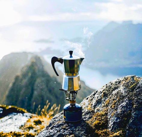 Bialetti Espresso in the mountains Ways To Make Coffee, Coffee Urn, Moka Pot, Camping Coffee, Cabin In The Woods, Back To, Jolie Photo, Coffee Cafe, Coffee Love