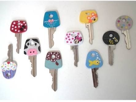 Painted Keys Diy, Painting Keys Ideas, Key Crafts, Paint Keys, Soyut Sanat Tabloları, Origami Crafts Diy, Diy Crafts To Do, Easy Diy Art, Diy Creative Crafts