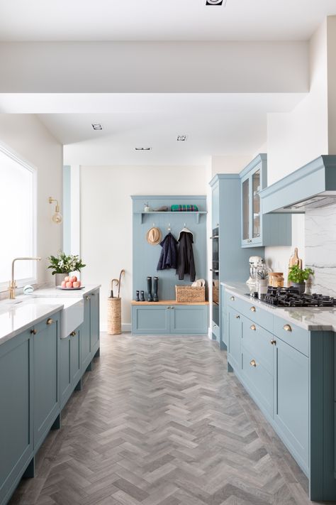 Blue Shaker Kitchen, Light Pewter, Colorful Kitchen Decor, Pastel Kitchen, Teal Kitchen, Shaker Style Kitchens, Classic Interiors, Kitchen Colour Schemes, Kitchen Gallery