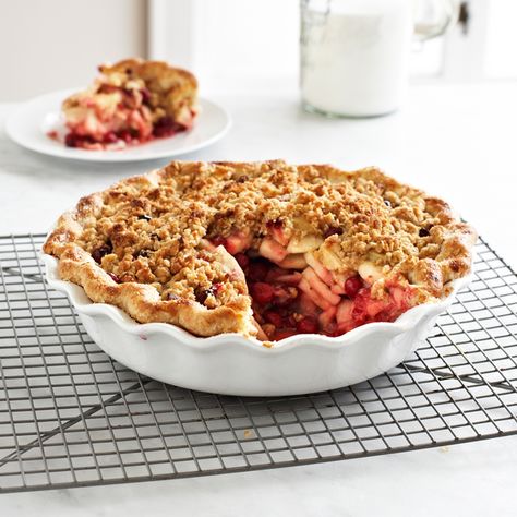 A memorable and delectable combination of sweet apples, tart cranberries and crunchy oat crumble—perfect for dessert...or for breakfast! Cranberry Crumble Pie, Apple Cranberry Crumble, Cranberry Crumble, Apple Cranberry Pie, Crumble Pie, Cranberry Pie, Buttery Pie Crust, Cranberry Apple, Oat Crumble