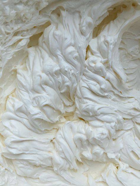 Buttercream Aesthetic, Whipped Cream Aesthetic, Vanilla Birthday Cake, Food Texture, B Roll, Cream Aesthetic, Small House Design Plans, Sweets Recipes, Cookies And Cream