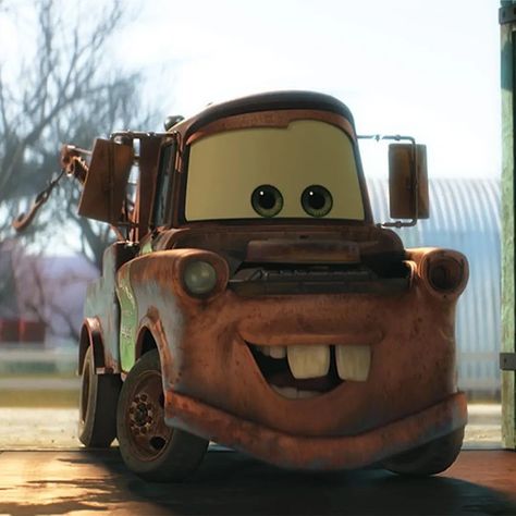 Mater Lighting Mcqueen, Max Tangled, Cars Aesthetic Disney, Mater Wallpaper, Mate Cars, Cars Icon, Lightning Mcqueen And Mater, Cars Movie Characters, Iphone Wallpaper Earth