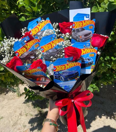 Hot Wheels x Flor Hermosa Bouquets 🤝🏻🏁 #florhermosabouquets #nationalbffday #hotwheels #forhim #custombouquet #instaflowers #explorepage | Instagram Hot Wheel Flower Bouquet, Hot Wheels Basket Ideas, Hotwheel Bouquets, Hot Wheels Bouquet Tutorial, Hot Wheels Flower Bouquet, Hotwheels Bouquet With Flowers, Hot Wheels Bouquet For Bf, Ramos For Him, Bouquet For Husband