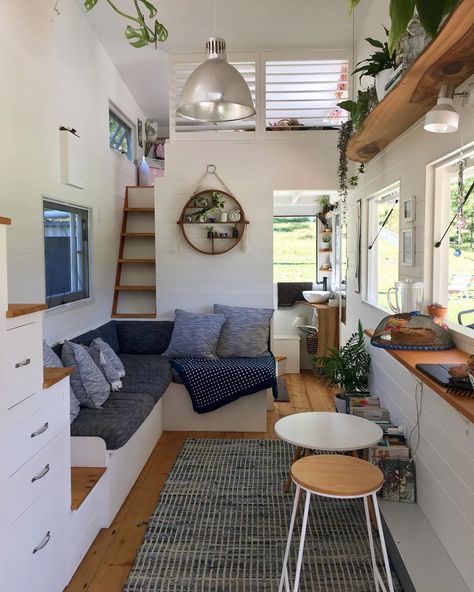 Tiny House With Deck, Tiny Houses Ideas, Deck Roof, Tiny House Interior Design, Tiny House Loft, Instagram Light, Tiny House Inspiration, Florida City, Small Space Design