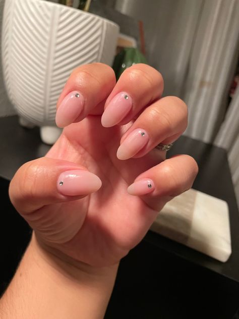 Natural Rhinestone Nails, Gel X With Gems, Dip Nails With Gems, Nails With Single Rhinestone, Short Almond Nails With Gems, Small Diamond Nails, Clear Pink Nails With Rhinestones, Plain Pink Nails With Gems, Minimal Rhinestone Nails