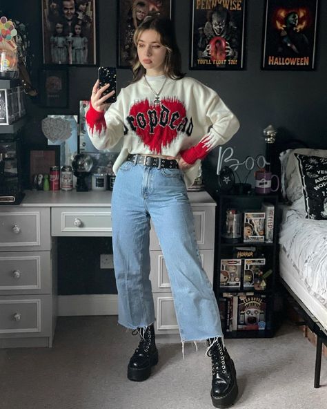 Ariana Magee-Ginn on Instagram: “Bury me in this jumper ❤️‍🔥 @dropdeadofficial…” Lesbian Outfits, Venus Fashion, Oufits Casual, Pastel Goth Fashion, Alt Outfits, Fasion Outfits, Uni Outfits, Rock Outfits, Layering Outfits