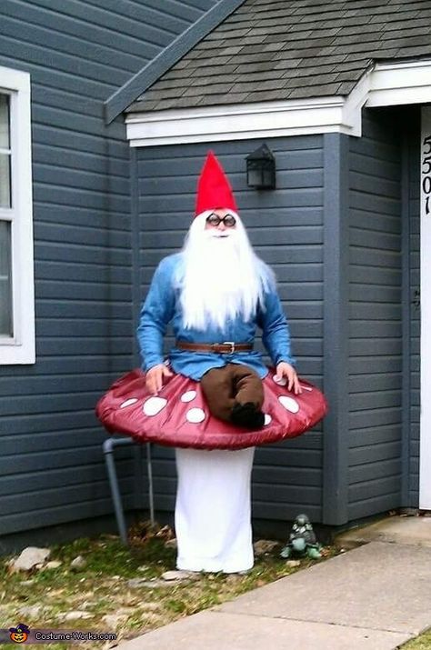 Diy Gnome Costume, Garden Gnome Halloween Costume, Garden Gnomes Costume, Gnome Costume, Gnome Halloween, Diy Gnome, Clever Halloween, Clever Halloween Costumes, Costume Works