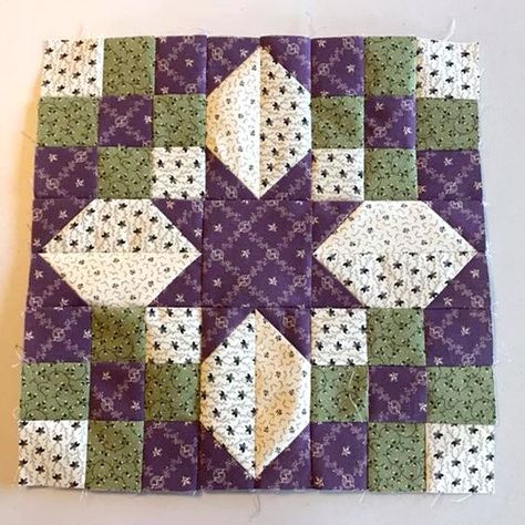 Star Sashed Nine Patch - Quilt Tutorial Colchas Quilting, Quilt Blocks Easy, Nine Patch Quilt, Quilting Designs Patterns, Scrappy Quilt Patterns, Quilt Block Patterns Free, Quilt Sewing Patterns, Quilt Square Patterns, Scrap Quilt Patterns