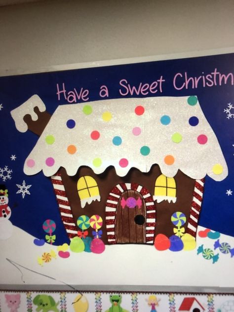 Christmas Candy Land Bulletin Board, Ginger Bread House Bulletin Board Ideas, Christmas Gingerbread Bulletin Board Ideas, Christmas Candy Bulletin Board, Gingerbread Themed Bulletin Board, Gingerbread Board Ideas, Gingerbread Man Classroom Door, Ginger Bread Bulletin Board Ideas, Ginger Bread House Bulletin Board