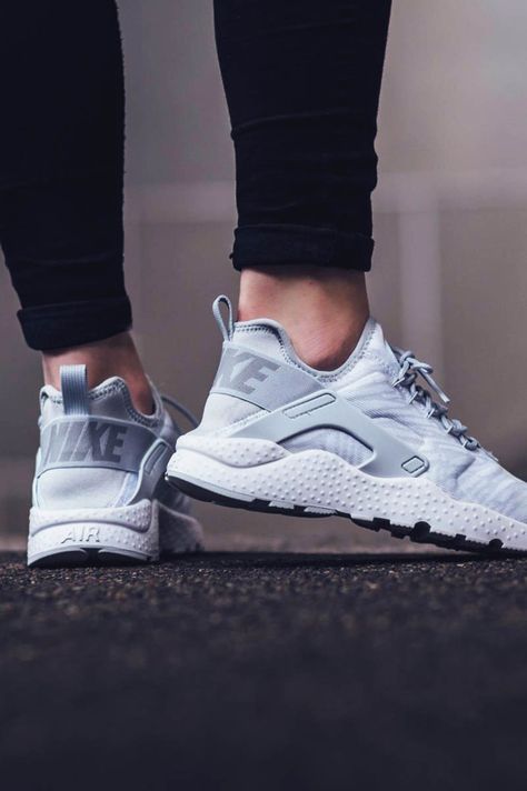 Nike Huarache Outfit, Huarache Outfit, Huarache Nike, Nike Shoes For Sale, Ultra White, Huarache Run, Nike Classic, Shoes Sale, Nike Flyknit