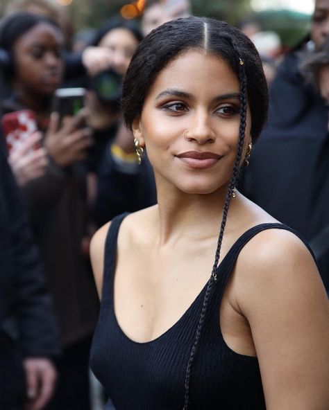 Nails For Black Dress, Black Women Celebrities, Hoco Nails, Zazie Beetz, Women Celebrities, Black Tie Wedding, Gorgeous Makeup, Black People, Black Nails