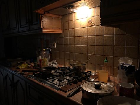 Chaotic House Aesthetic, Dark Apartment Aesthetic Kitchen, Dirty Apartment Aesthetic, Run Down House Aesthetic, Messy Home Aesthetic, Grunge Kitchen Aesthetic, Grungy Apartment, Scary Bedroom Aesthetic, Night Kitchen Aesthetic