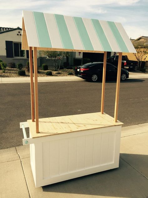 Lemonade Cart Diy, Bakery Checkout Counter, Treat Stand Diy, Diy Kiosk Stand, Lemonade Stand Plans, Lemonaid Stand Ideas, Diy Coffee Stand, Portable Lemonade Stand, Diy Food Stand