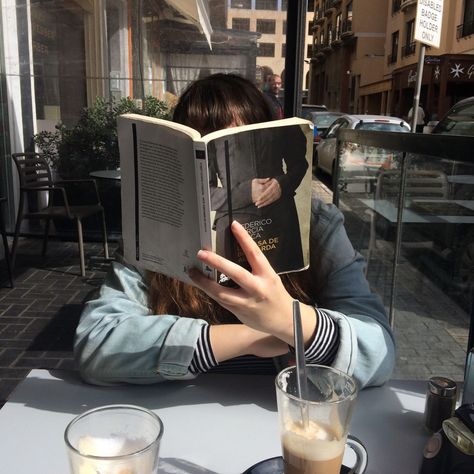 An Open Book, Bookstagram Inspiration, Zooey Deschanel, Reading A Book, Coffee And Books, Open Book, Instagrammer, 인물 사�진, Instagram Foto